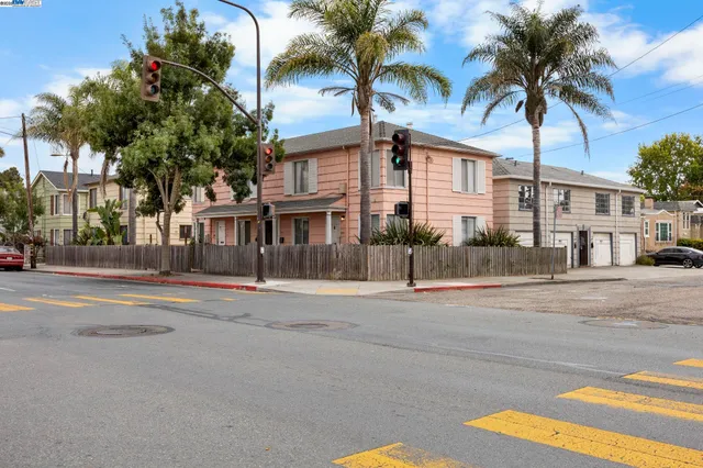 $1,060,000 | 2750 Sacramento Street, Berkeley, CA 94702