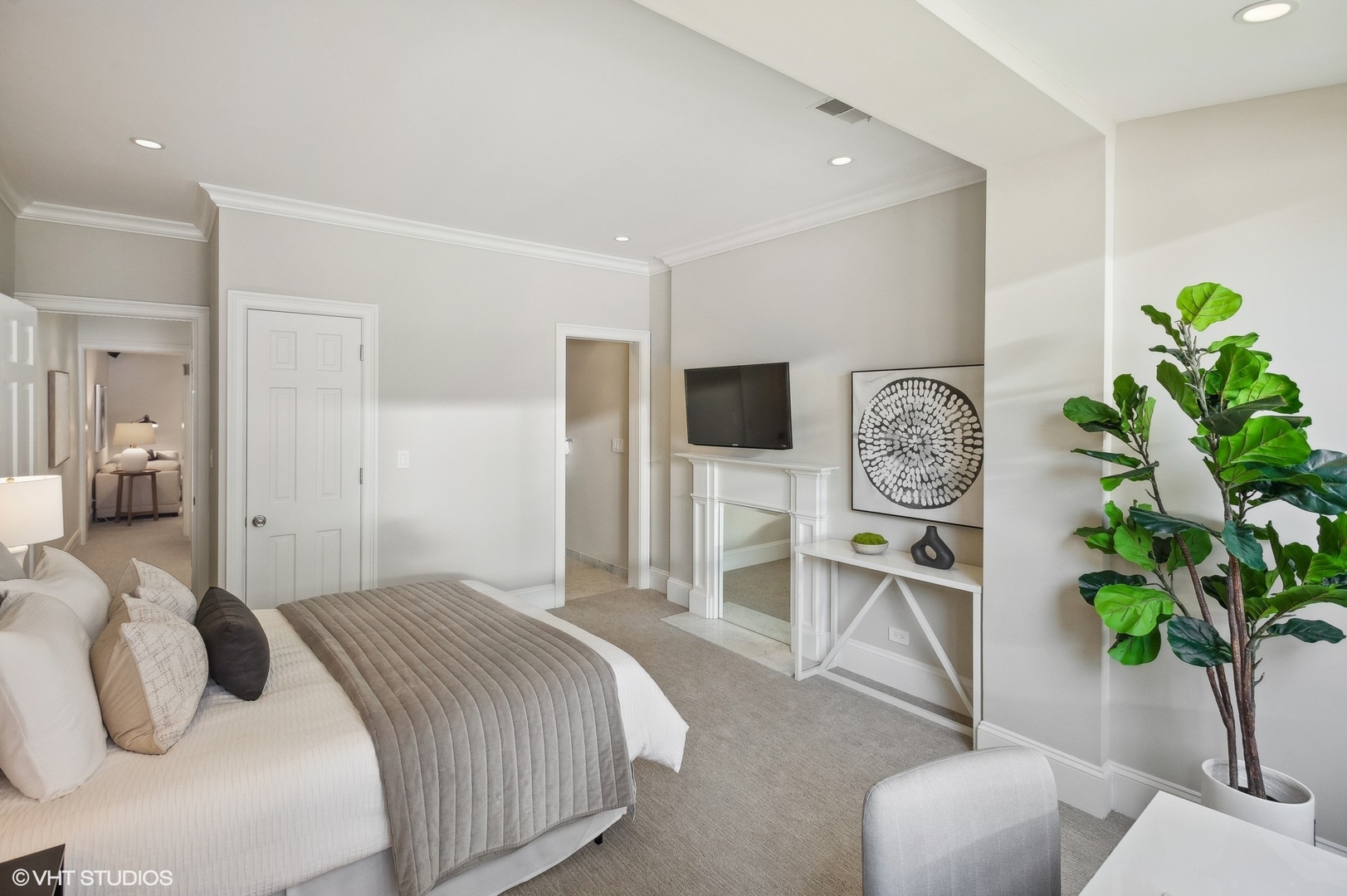 1443 North Dearborn Parkway Chicago, IL 60610 - Photo 17 of 27 a bedroom with a bed furniture and a potted plant