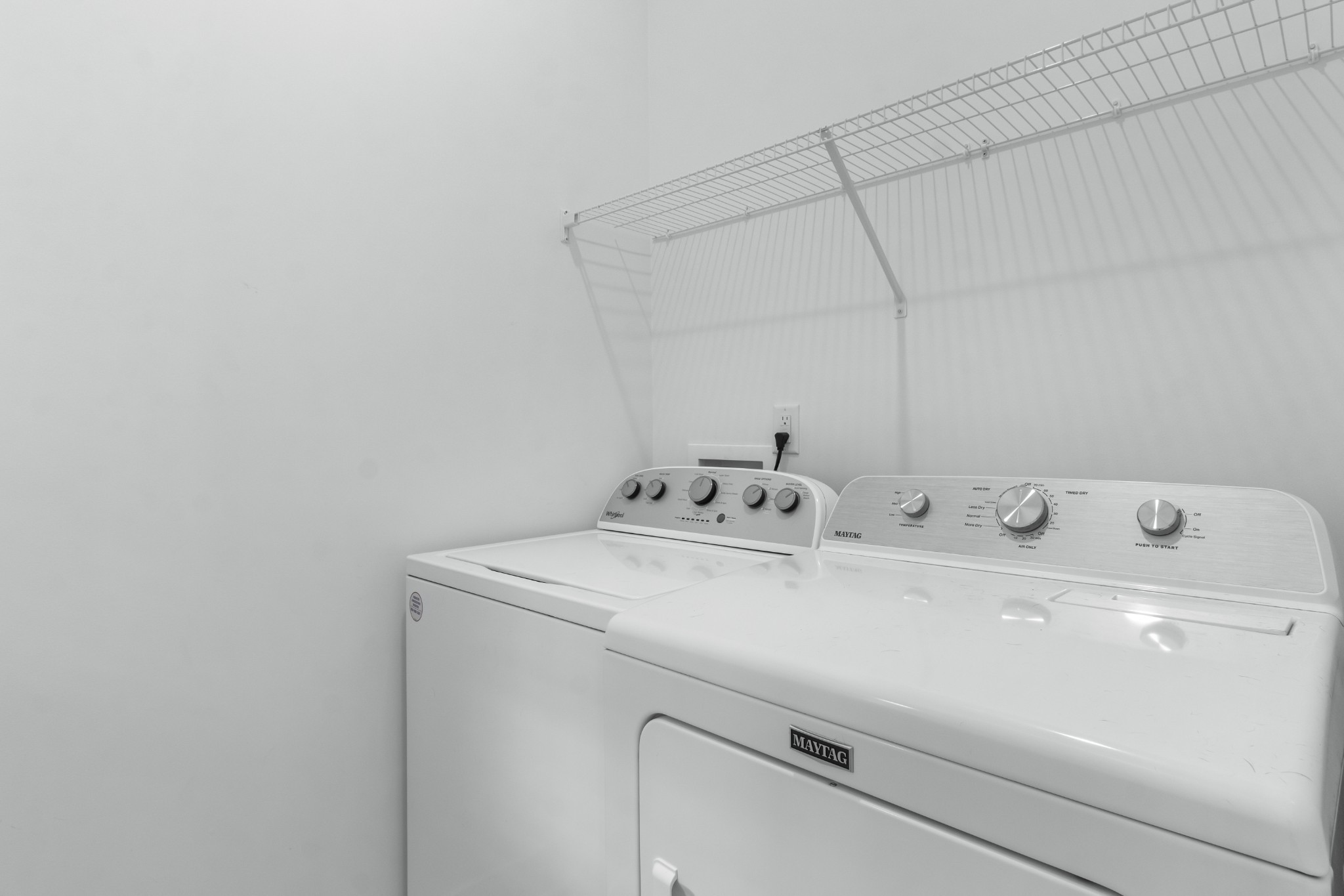 4700 Akin Road Cunningham, TN 37052 - Photo 7 of 36 a utility room with dryer and washer