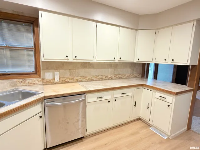 $200,000 | 3301 Stanton Street, Springfield, IL 62703