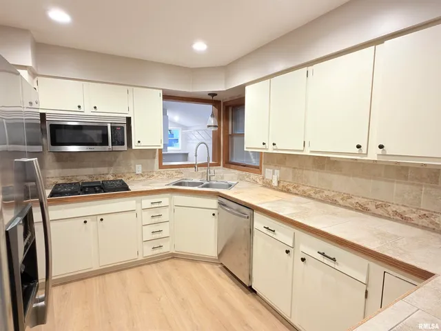 $200,000 | 3301 Stanton Street, Springfield, IL 62703