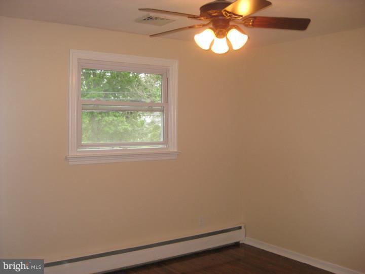 307 Parry Road Cinnaminson, NJ 08077 - Photo 17 of 25 Bedroom 2