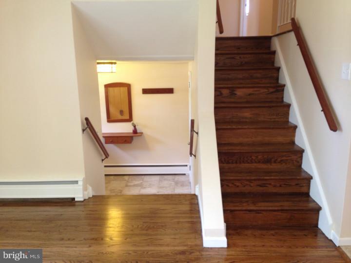 307 Parry Road Cinnaminson, NJ 08077 - Photo 7 of 25 Living Room