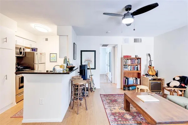 $1,125 | 2207 Leon Street, Unit 303, Austin, TX 78705