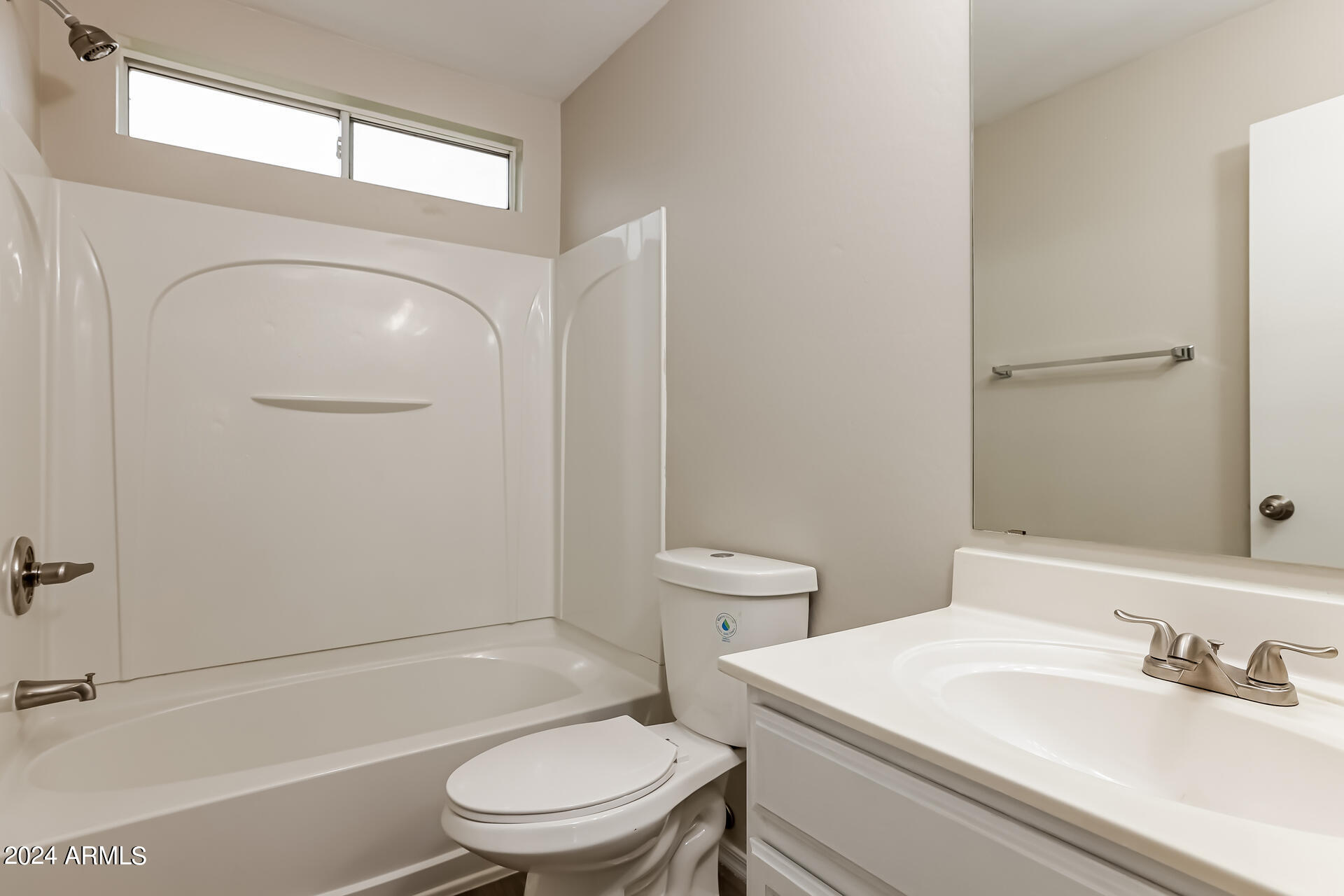 4209 West Maldonado Road Phoenix, AZ 85041 - Photo 22 of 27 023-photo-bathroom-13630279