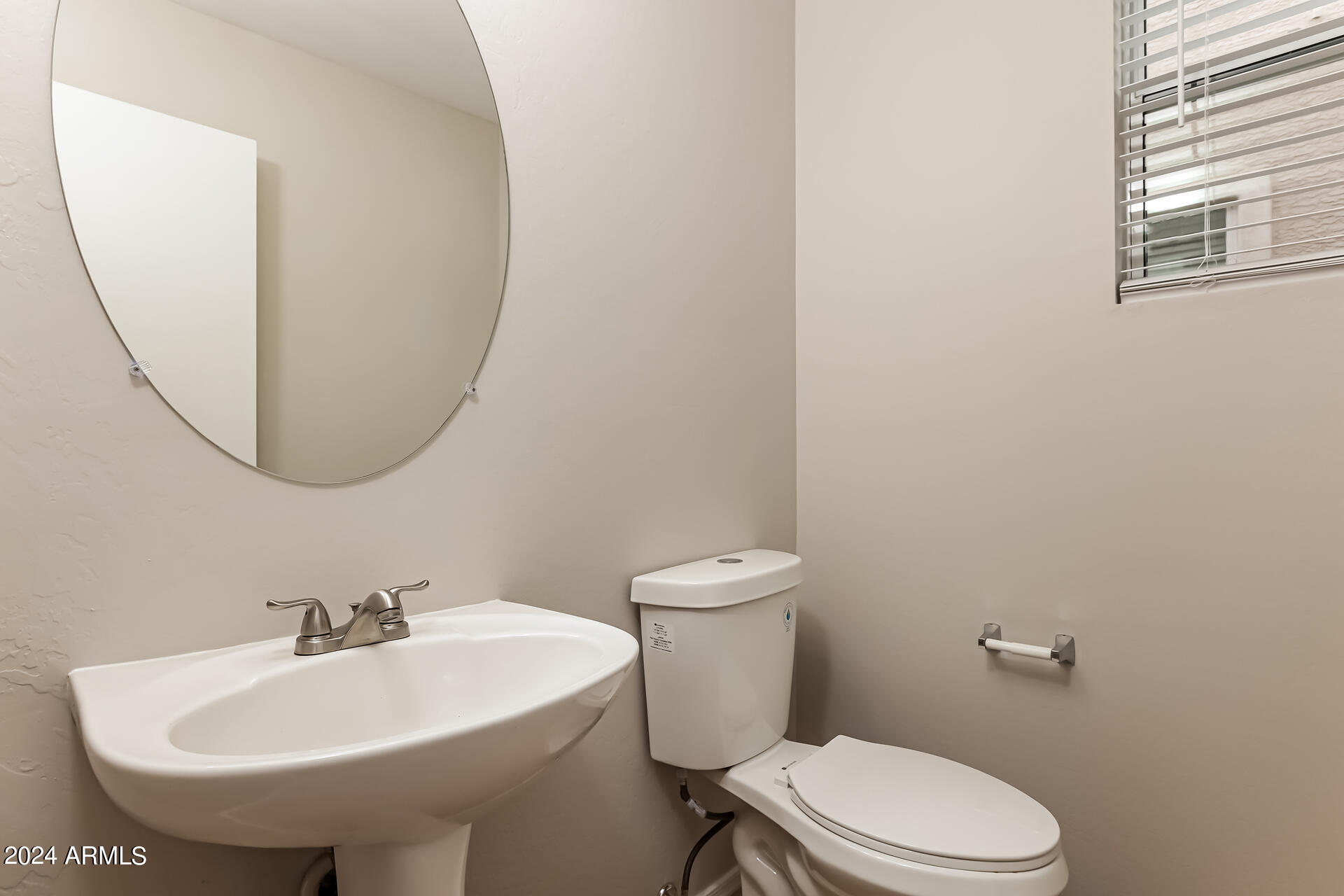 4209 West Maldonado Road Phoenix, AZ 85041 - Photo 23 of 27 024-photo-powder-room-13630278