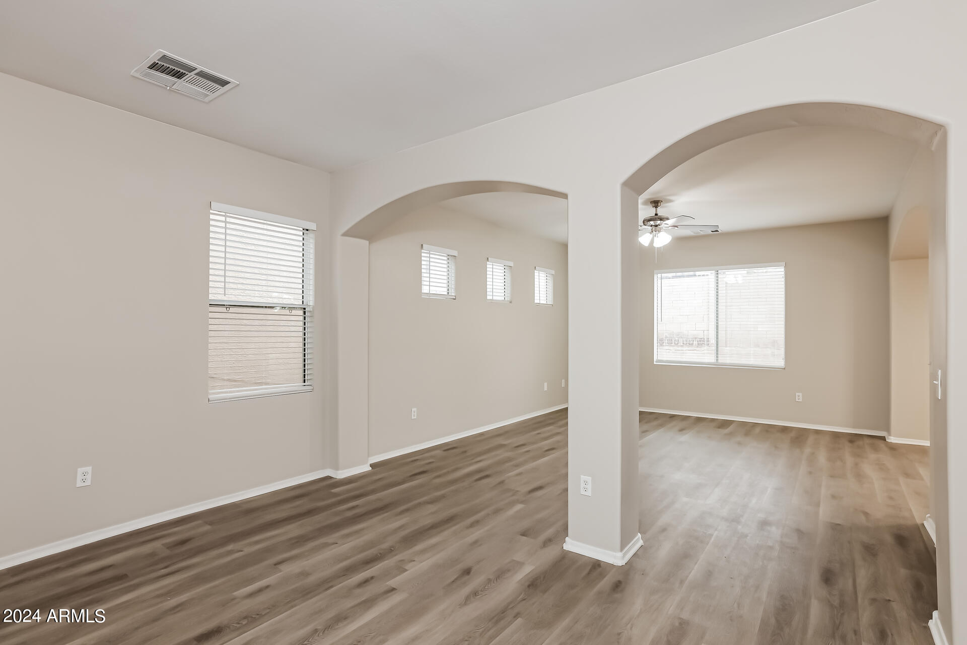 4209 West Maldonado Road Phoenix, AZ 85041 - Photo 2 of 27 003-photo-living-room-13630292