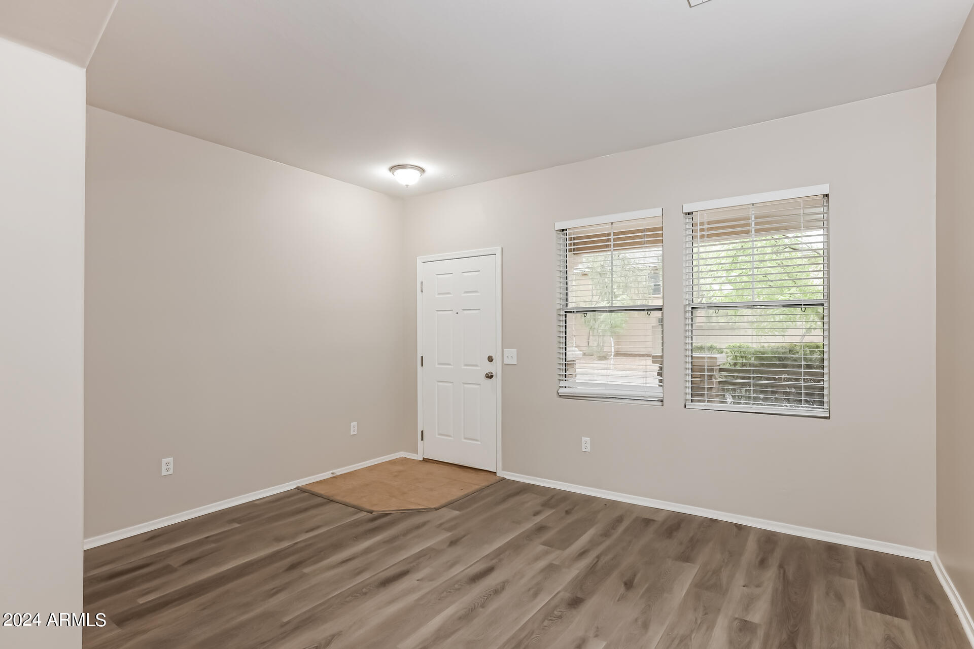 4209 West Maldonado Road Phoenix, AZ 85041 - Photo 3 of 27 004-photo-living-room-13630293
