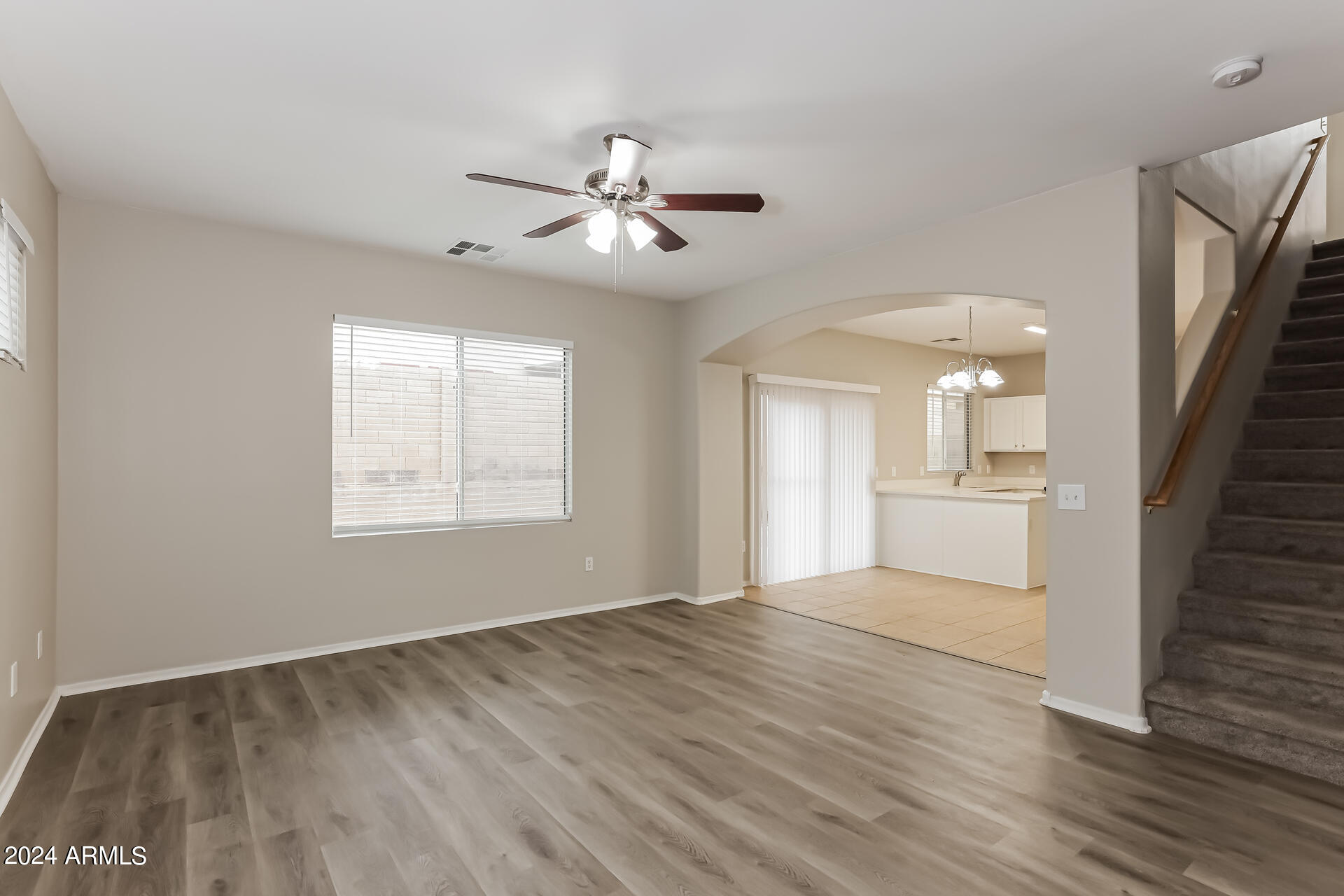 4209 West Maldonado Road Phoenix, AZ 85041 - Photo 4 of 27 005-photo-living-room-13630294