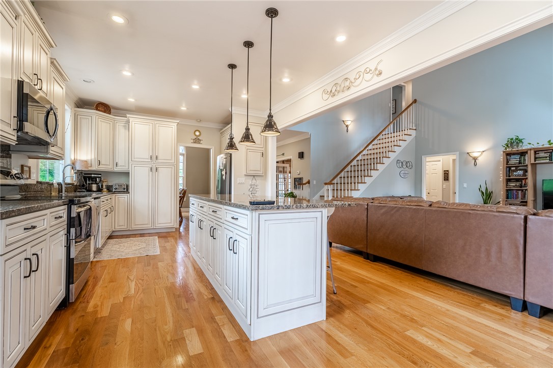 108 Emerald Pointe Drive Seneca, SC 29672 - Photo 15 of 47