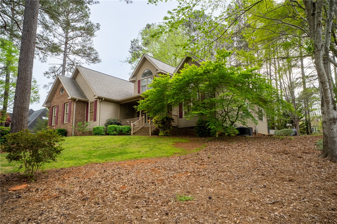 108 Emerald Pointe Drive Seneca, SC 29672 - Photo 4 of 47