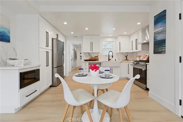 $3,200,000 | 2316 La Linda Place, Newport Beach, CA 92660