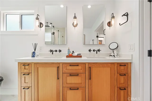 $3,200,000 | 2316 La Linda Place, Newport Beach, CA 92660