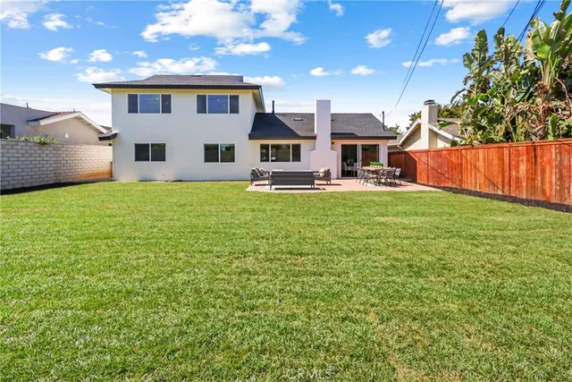 $3,200,000 | 2316 La Linda Place, Newport Beach, CA 92660