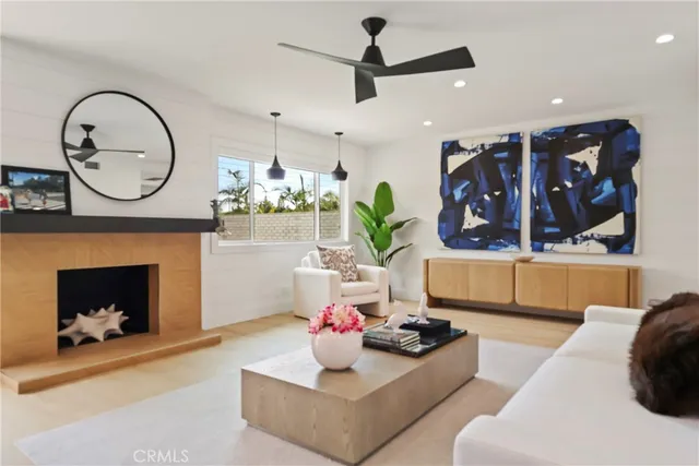 $3,200,000 | 2316 La Linda Place, Newport Beach, CA 92660