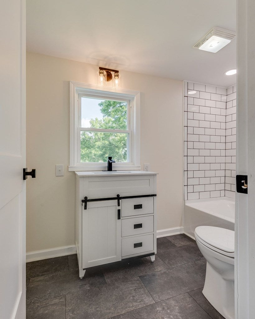 4470 Mountain Road Cedar Bluff, VA 24609 - Photo 17 of 43 Gallery Image 17