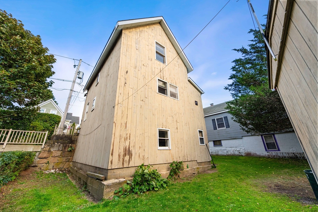 7 Springfield Street Gloucester, MA 01930 - Photo 8 of 29 Gallery Image 8