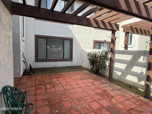 a view of an entryway of a house