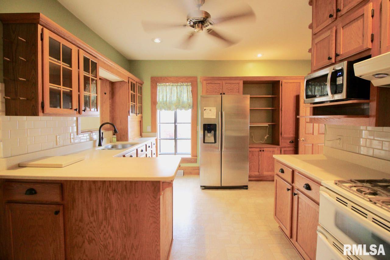 2706 Jersey Ridge Road Davenport, IA 52803 - Photo 7 of 24 Gallery Image 7
