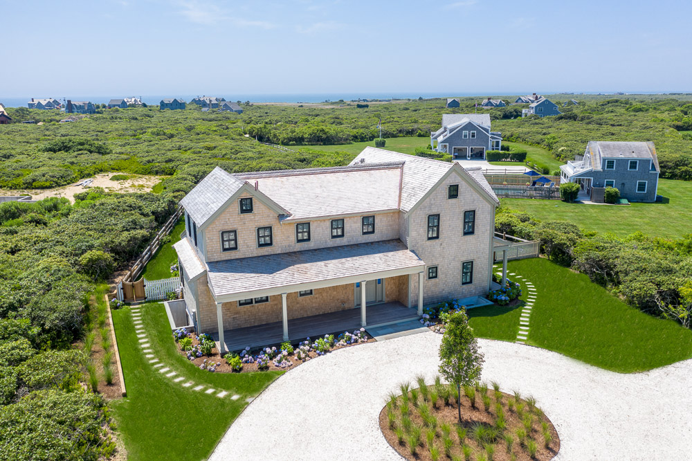 7 Coffin Road Nantucket, MA 02554 - Photo 3 of 28 Gallery Image 3
