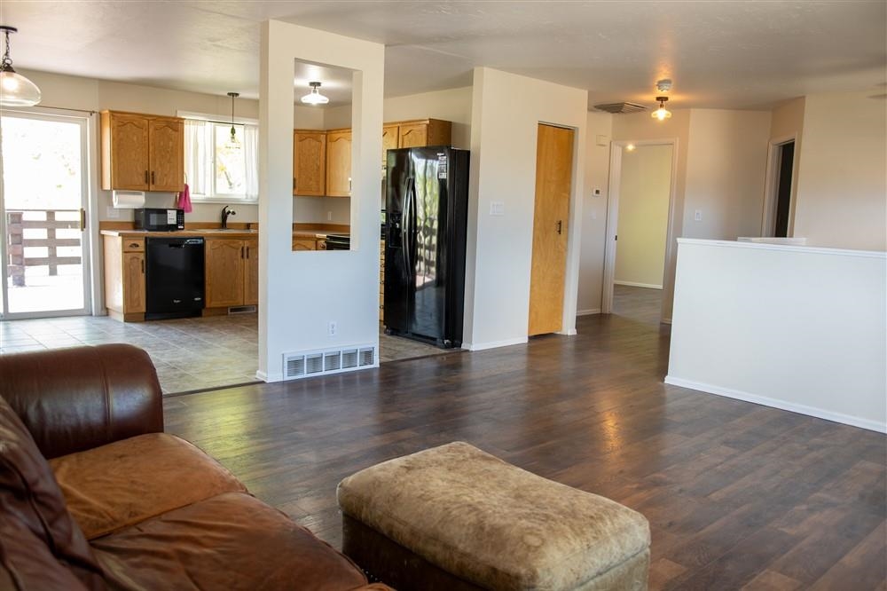 500 West Rider Road Rangely, CO 81648 - Photo 7 of 40