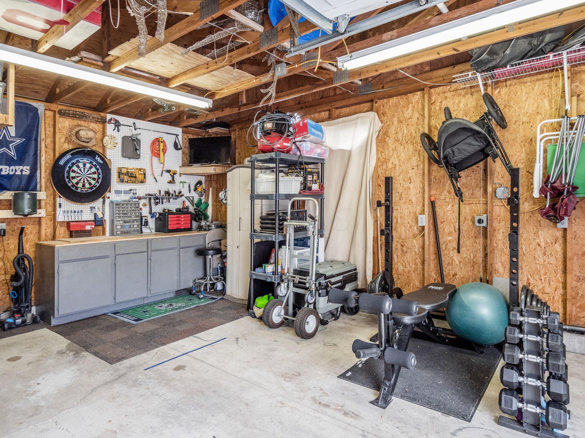 212 Deerfield Road Columbus, OH 43228 - Photo 29 of 47 Garage/ Man Cave