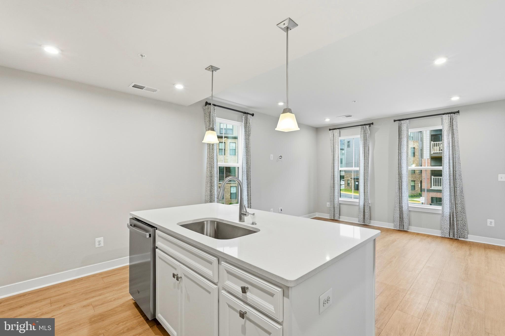 14540 George Carter Way, Unit 290 Chantilly, VA 20151 - Photo 12 of 77