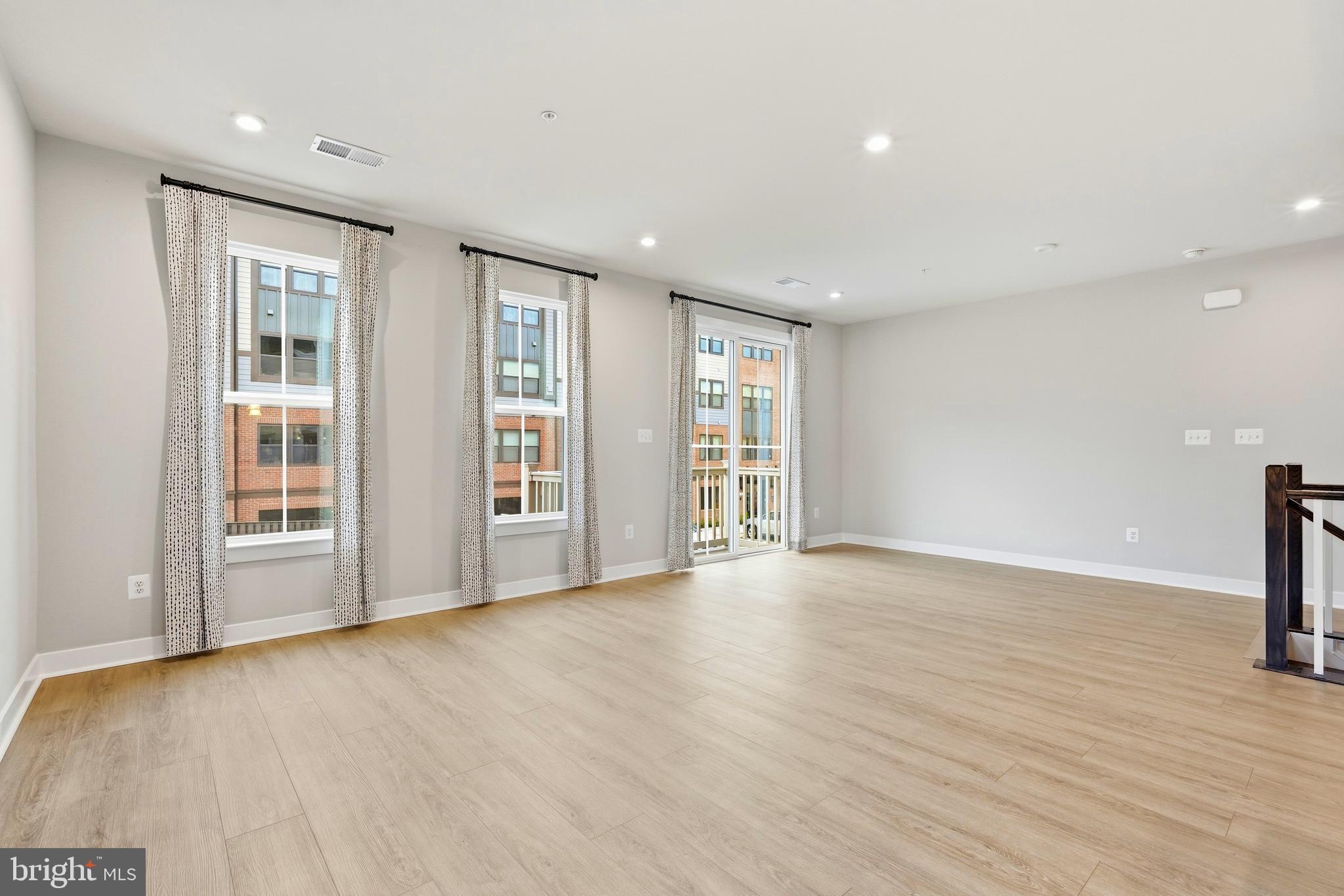 14540 George Carter Way, Unit 290 Chantilly, VA 20151 - Photo 16 of 77