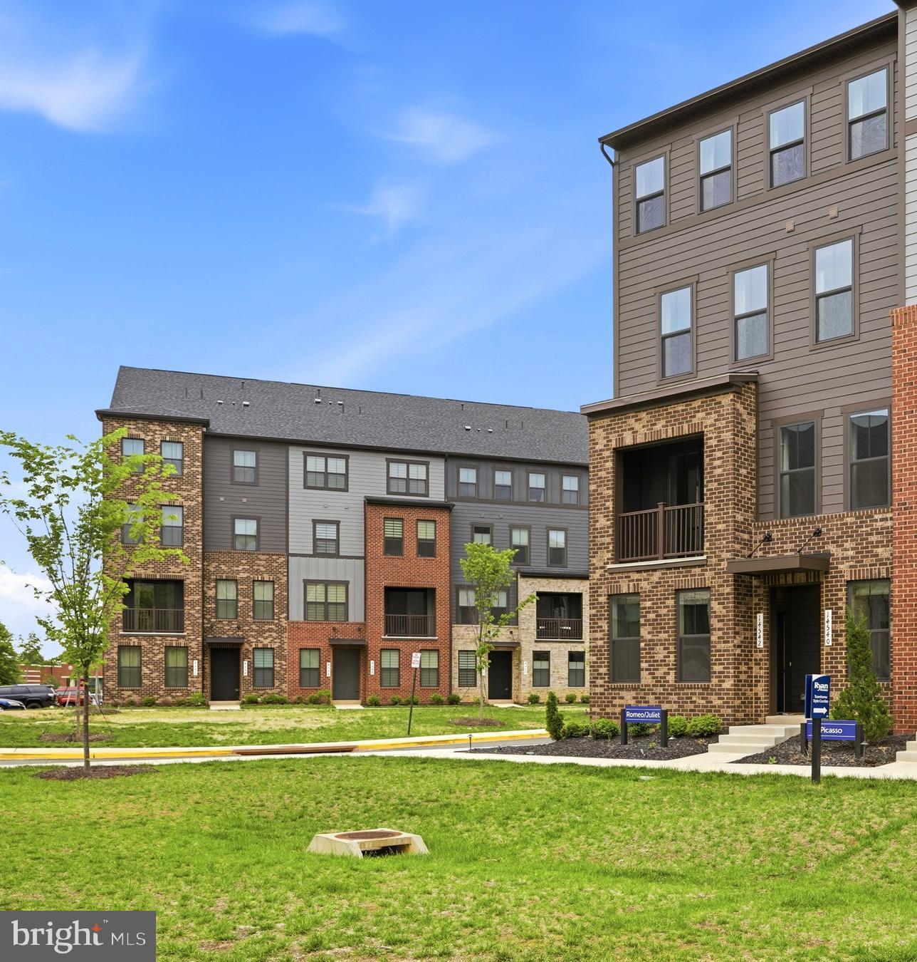 14540 George Carter Way, Unit 290 Chantilly, VA 20151 - Photo 3 of 77