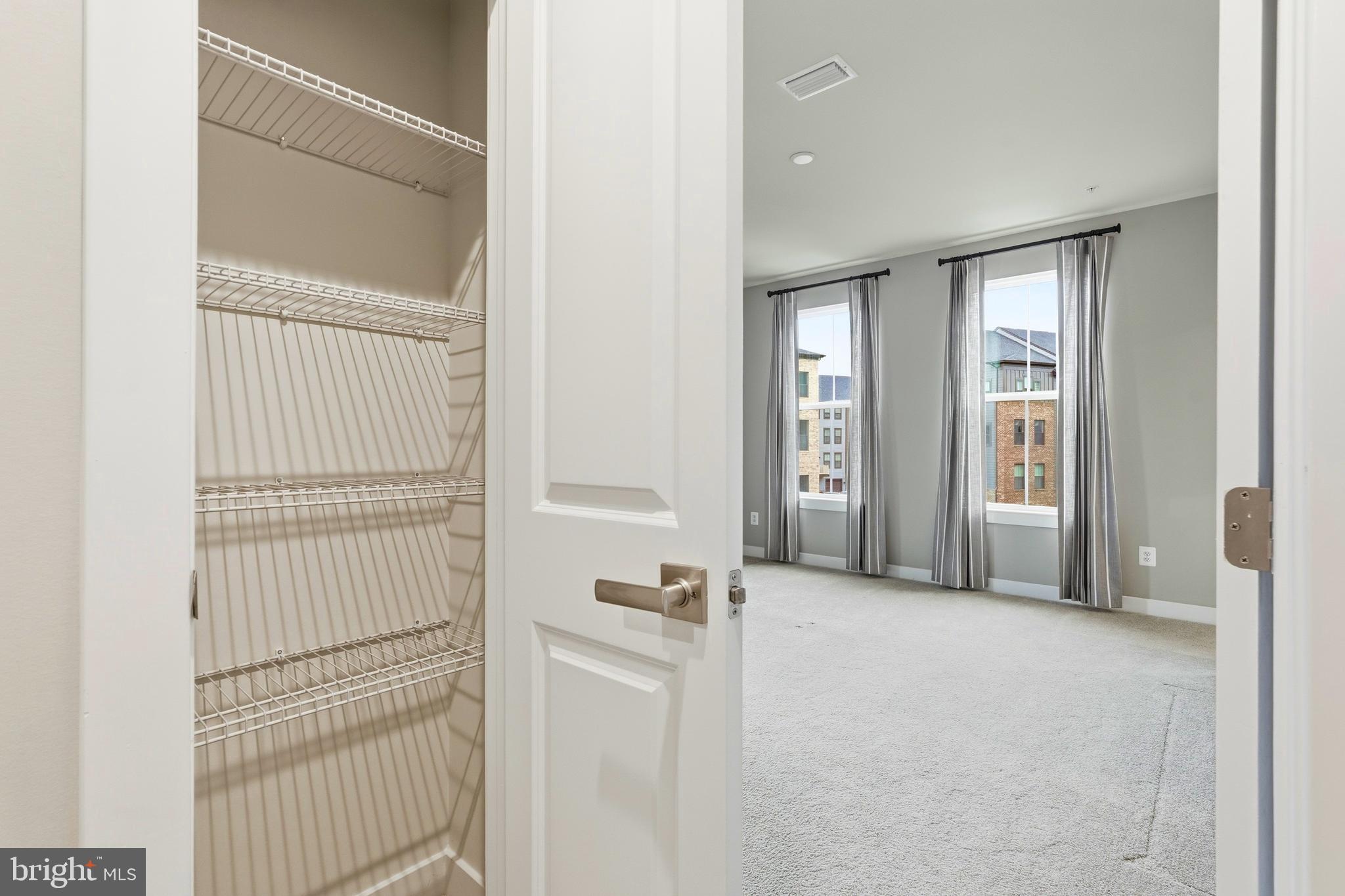 14540 George Carter Way, Unit 290 Chantilly, VA 20151 - Photo 31 of 77
