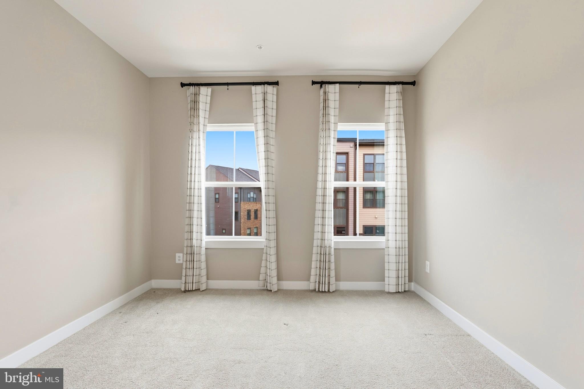 14540 George Carter Way, Unit 290 Chantilly, VA 20151 - Photo 35 of 77