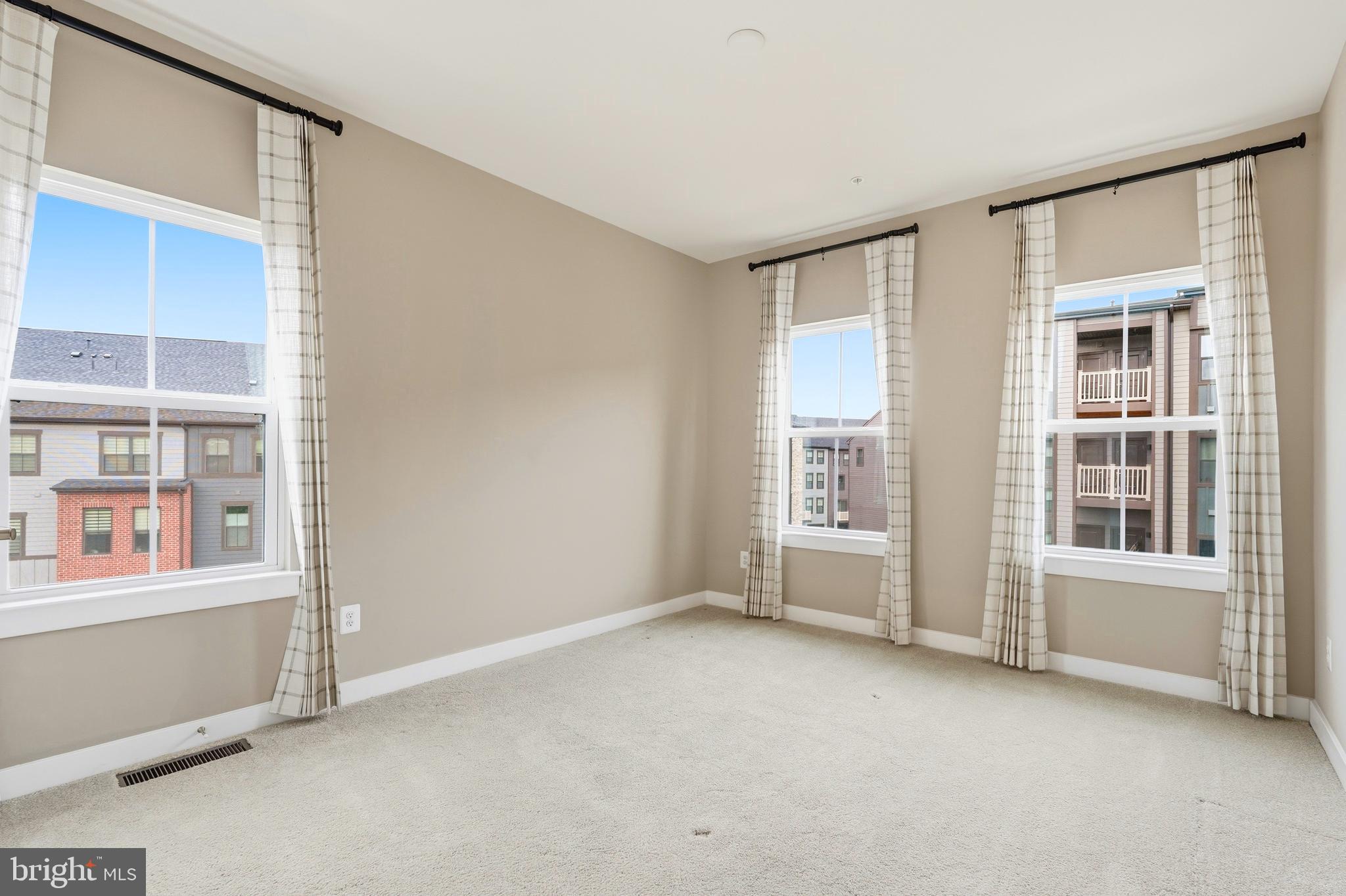 14540 George Carter Way, Unit 290 Chantilly, VA 20151 - Photo 36 of 77