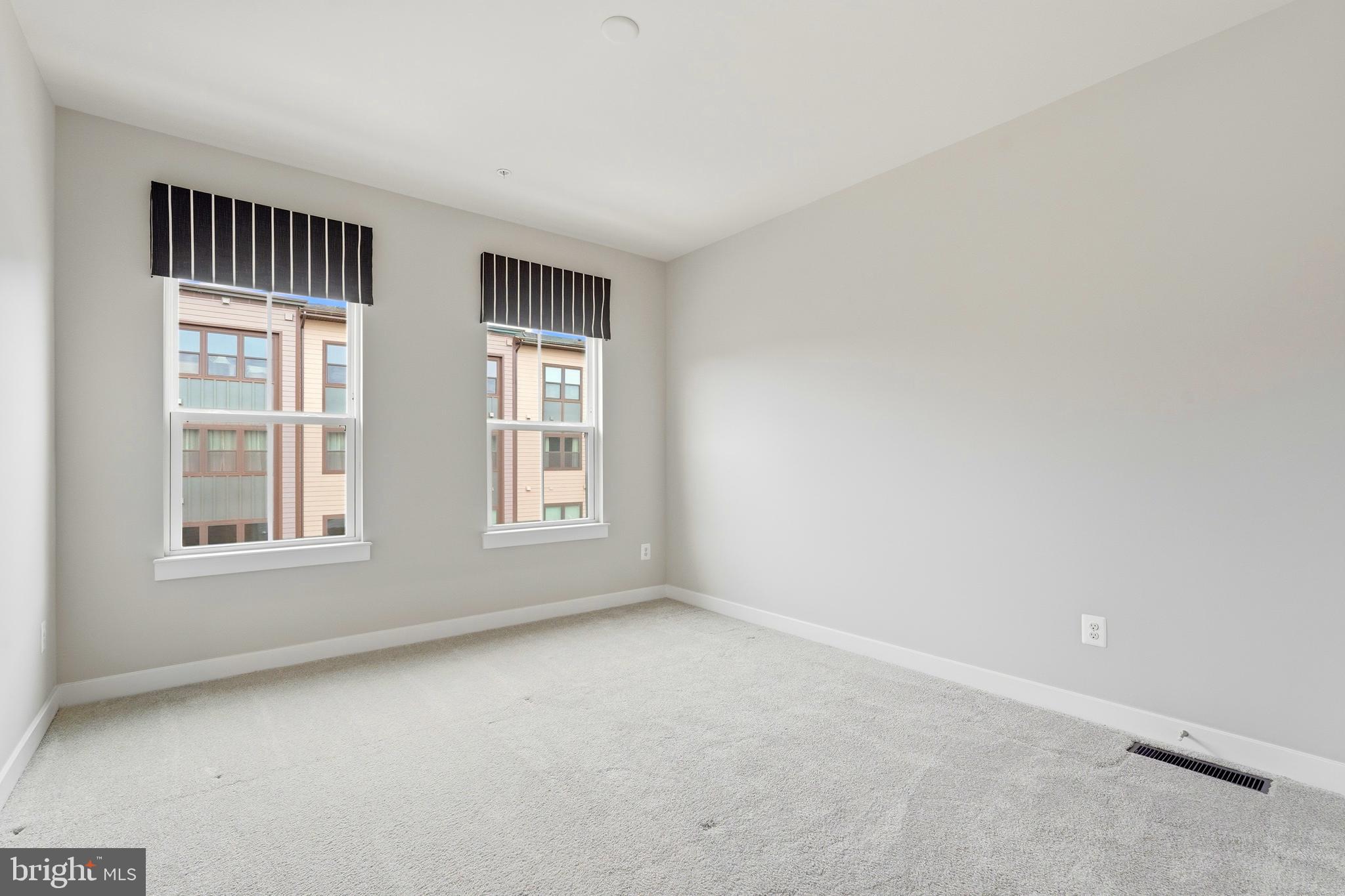 14540 George Carter Way, Unit 290 Chantilly, VA 20151 - Photo 39 of 77