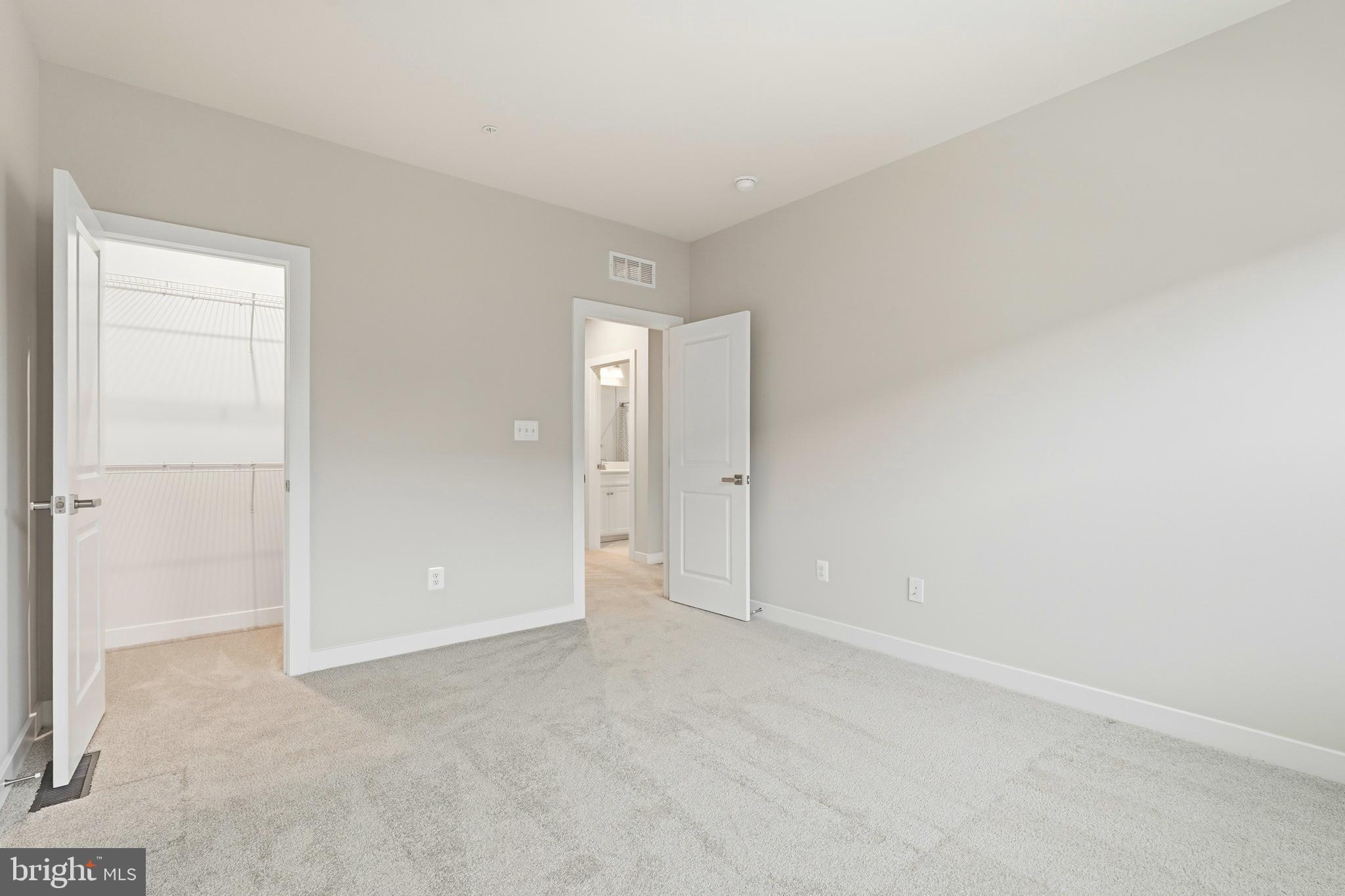 14540 George Carter Way, Unit 290 Chantilly, VA 20151 - Photo 40 of 77