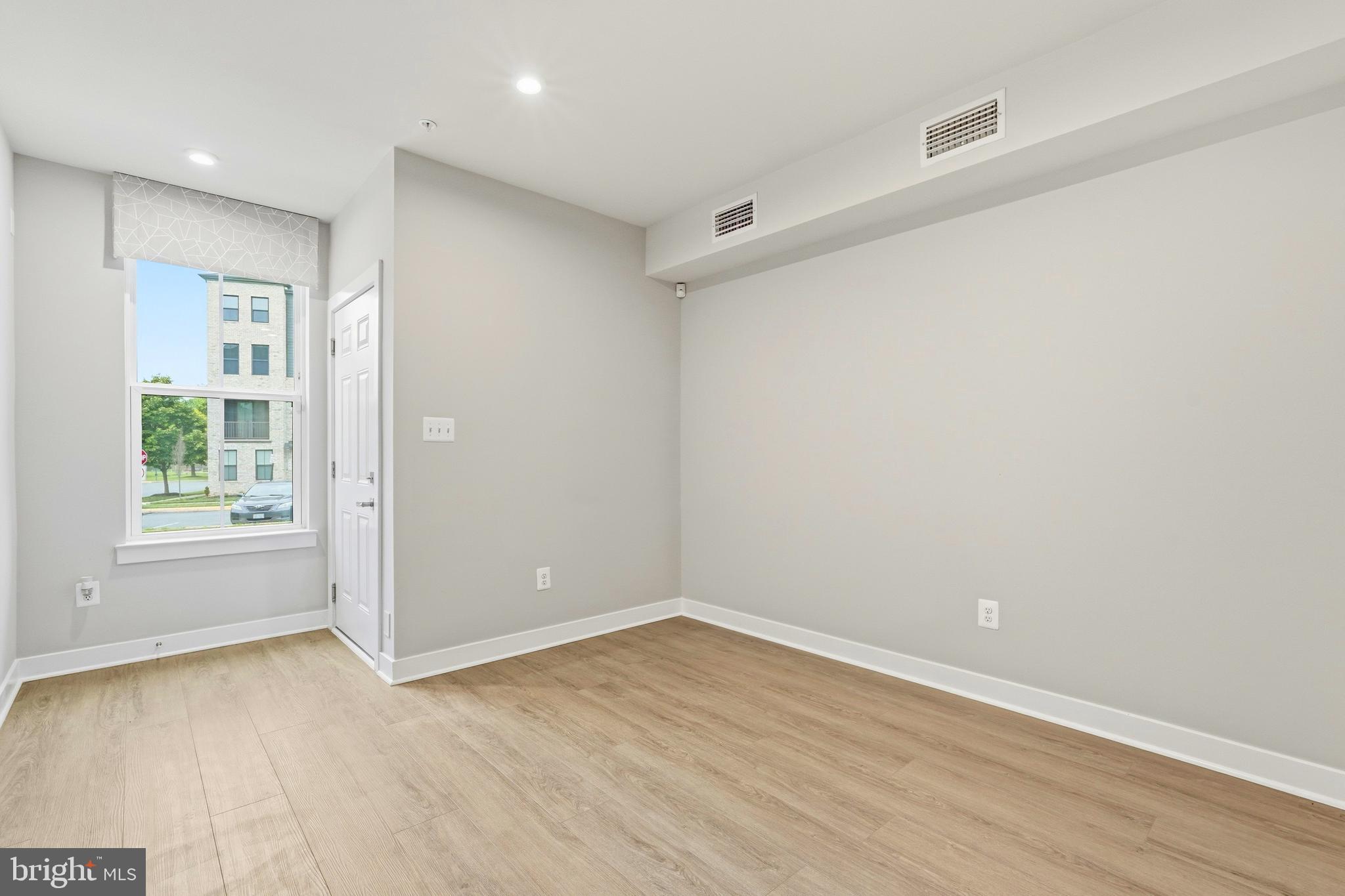 14540 George Carter Way, Unit 290 Chantilly, VA 20151 - Photo 46 of 77