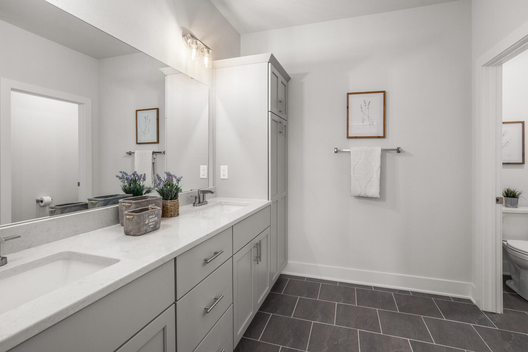 N28-w25285 Pkwy Rdg Circle, Unit C Pewaukee, WI 53072 - Photo 14 of 41 Double Vanity Quartz Counters