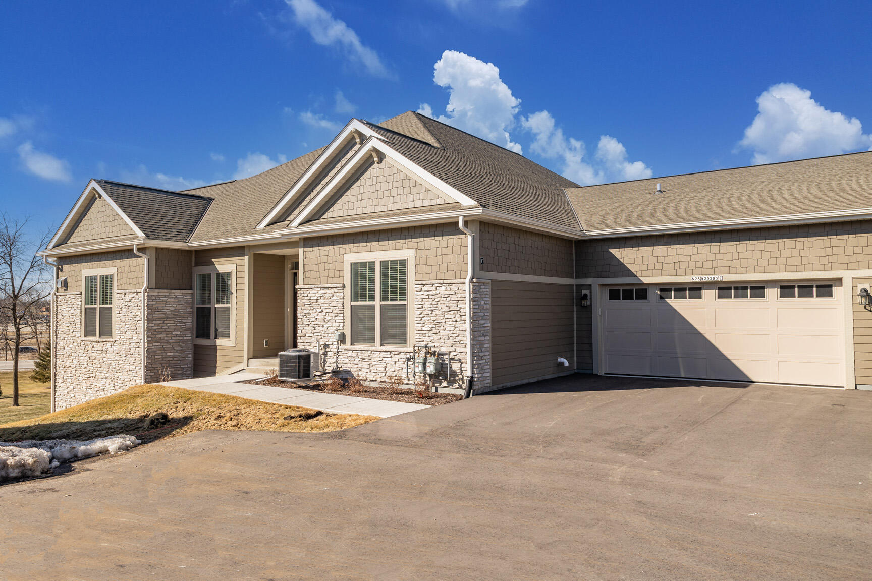 N28-w25285 Pkwy Rdg Circle, Unit C Pewaukee, WI 53072 - Photo 40 of 41 Welcome Home!