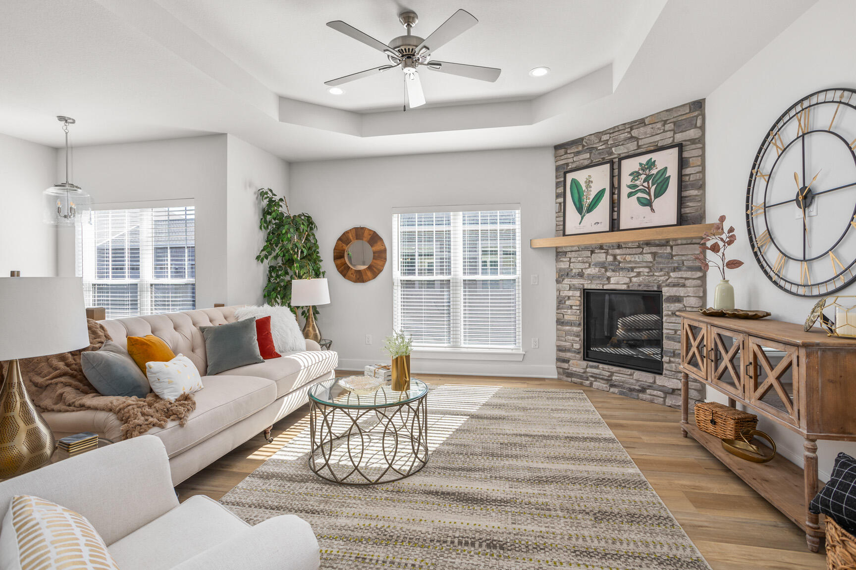 N28-w25285 Pkwy Rdg Circle, Unit C Pewaukee, WI 53072 - Photo 8 of 41 Living Area/Great Room