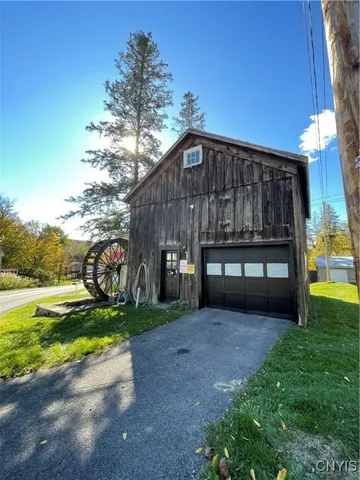 $270,000 | 2139 Damon Road, Cazenovia, NY 13122