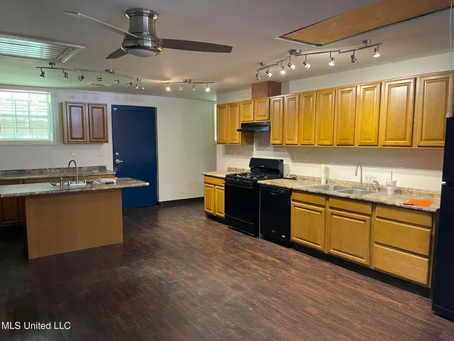 $325,000 | 10290 County Road 4306, Union, MS 39365