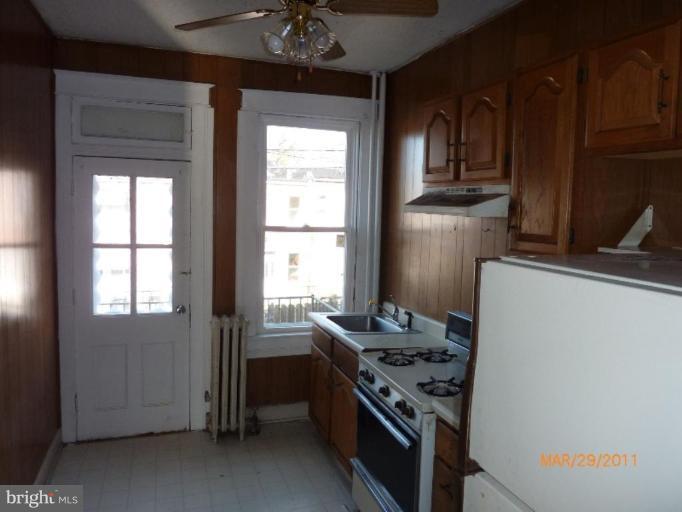 16 North Tremont Road Baltimore, MD 21229 - Photo 4 of 19 Kitchen #2
