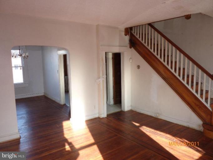 16 North Tremont Road Baltimore, MD 21229 - Photo 7 of 19 Living Room #3