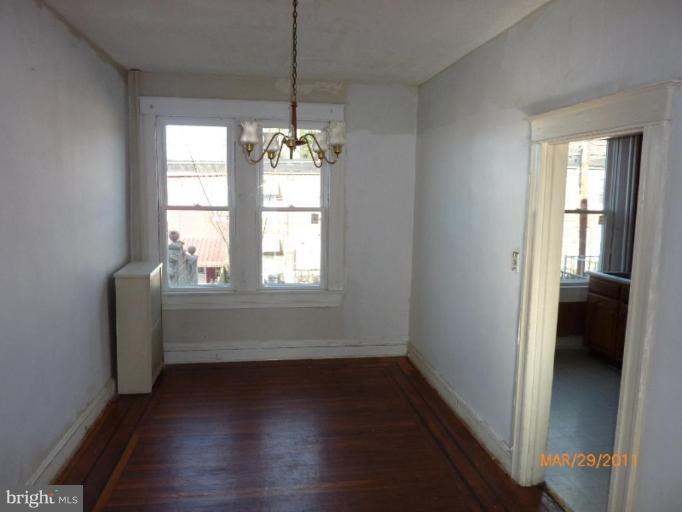 16 North Tremont Road Baltimore, MD 21229 - Photo 9 of 19 Dining Room