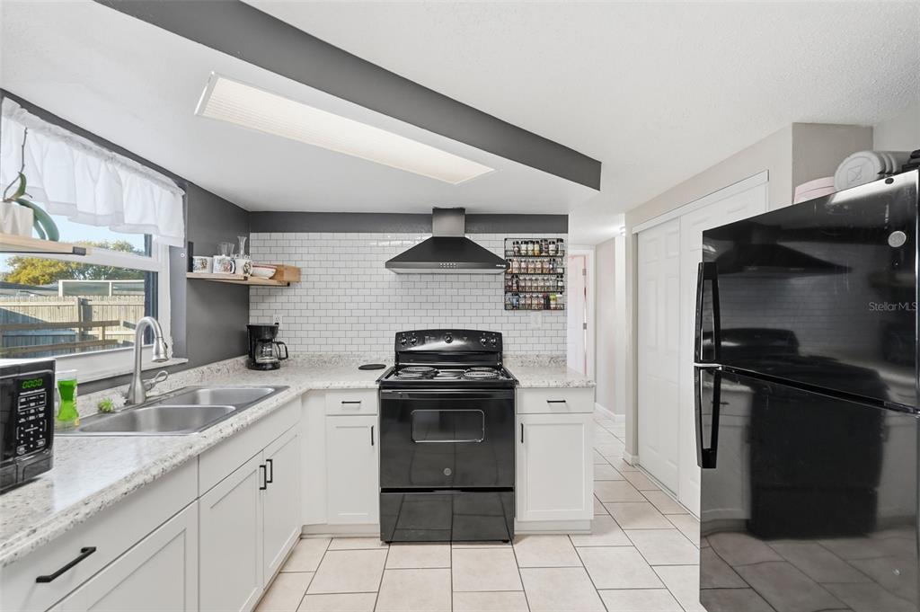 9101 Hunt Club Lane Port Richey, FL 34668 - Photo 21 of 37