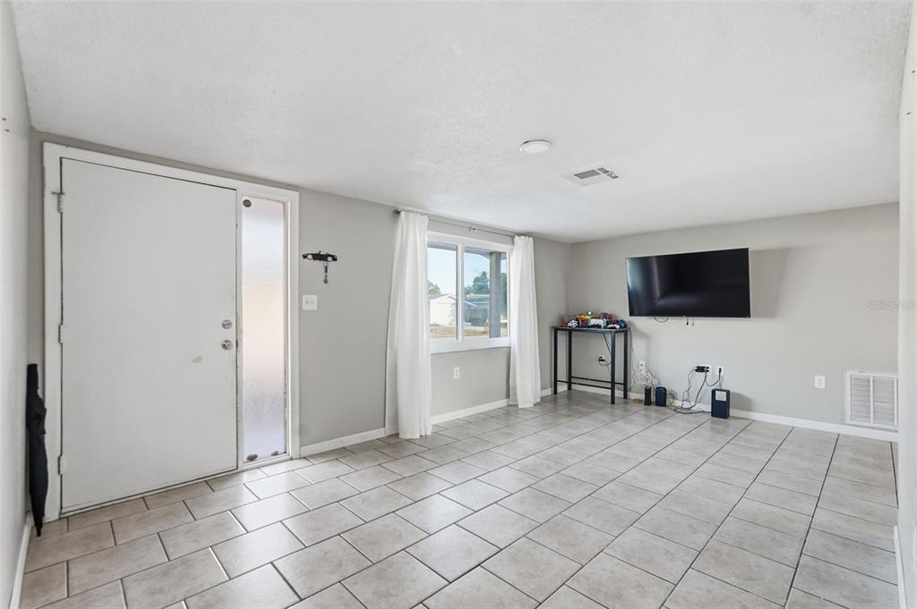 9101 Hunt Club Lane Port Richey, FL 34668 - Photo 5 of 37