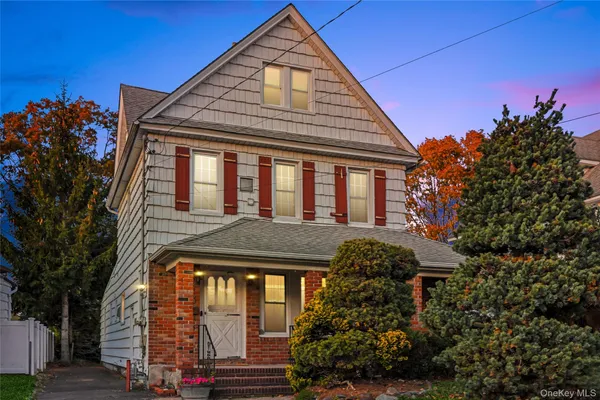 $640,000 | 103 Smith Street, Lynbrook, NY 11563