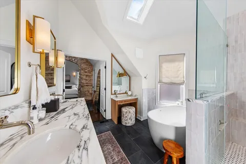 $1,349,000 | 1819 North Whipple Street, Chicago, IL 60647