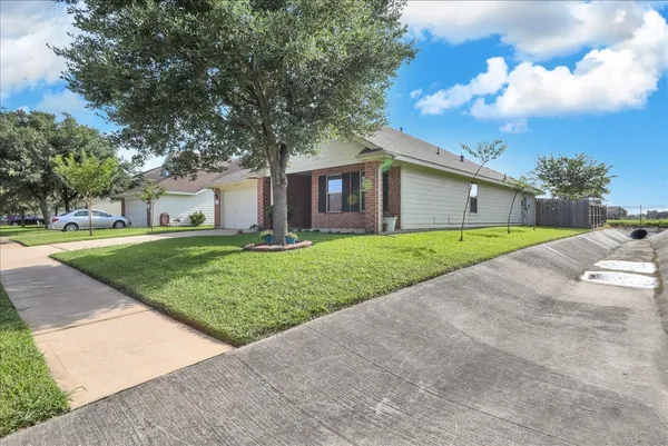 $2,100 | 14306 Alaman Drive, Houston, TX 77090