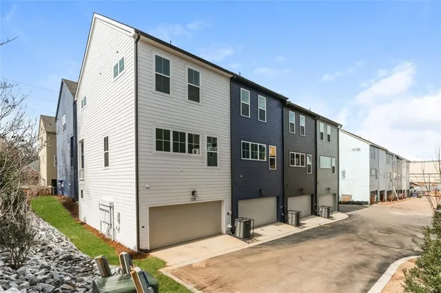 $2,211 | 776 Metropolitan Parkway Southwest, Unit 2A, Atlanta, GA 30310