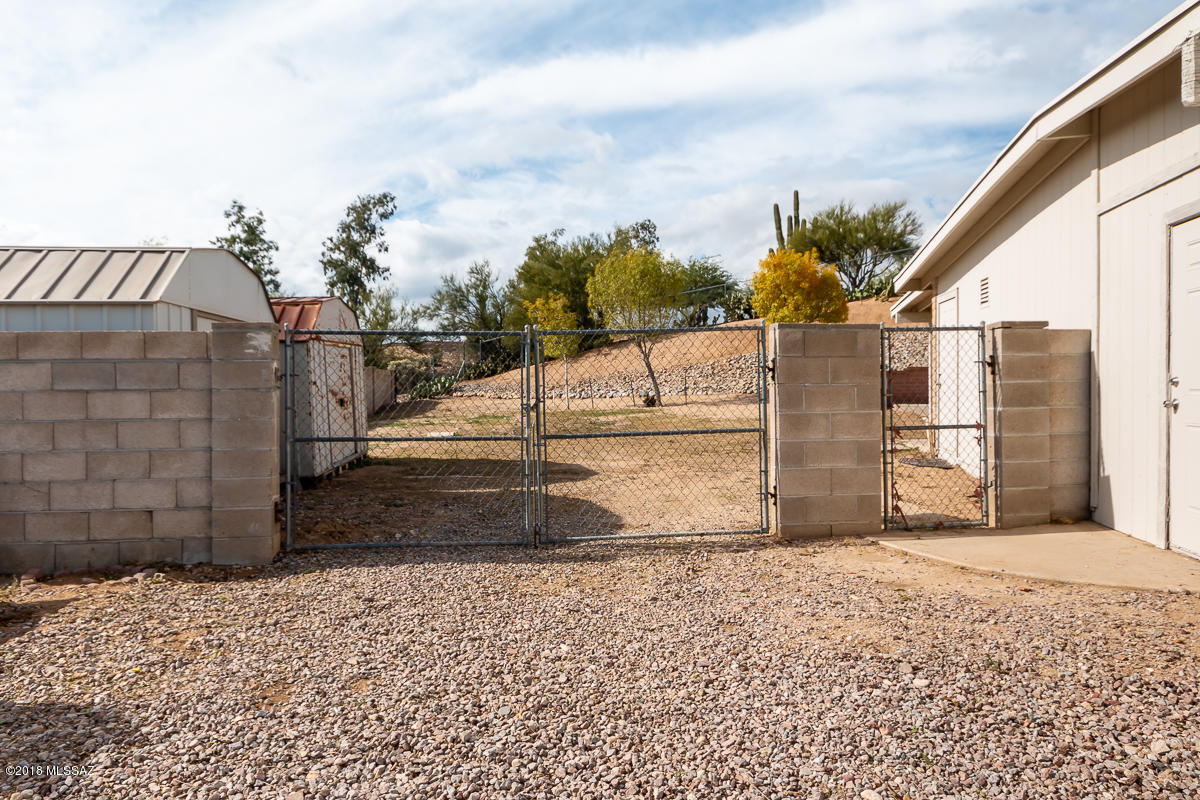 7761 North Rasmussen Avenue Tucson, AZ 85741 - Photo 19 of 23 a view of a terrace